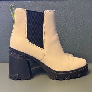 Sorel Brex Chelsea Lug Sole White Leather Boots